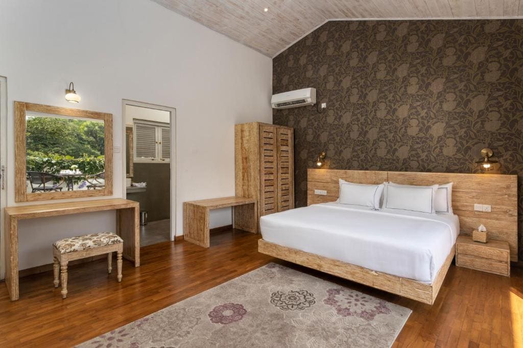 Deluxe Double Room with Balcony room - Image 1