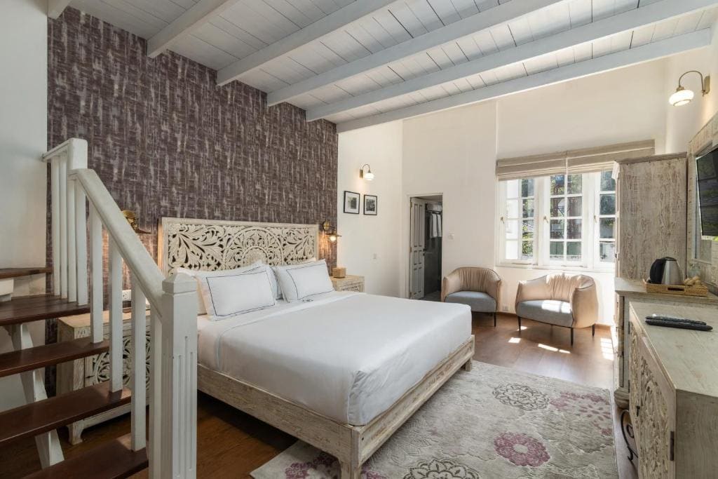 Deluxe Family Room room - Image 3