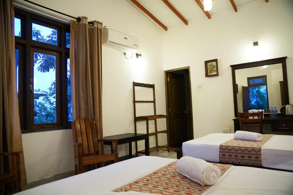 Superior Triple Room room - Image 2