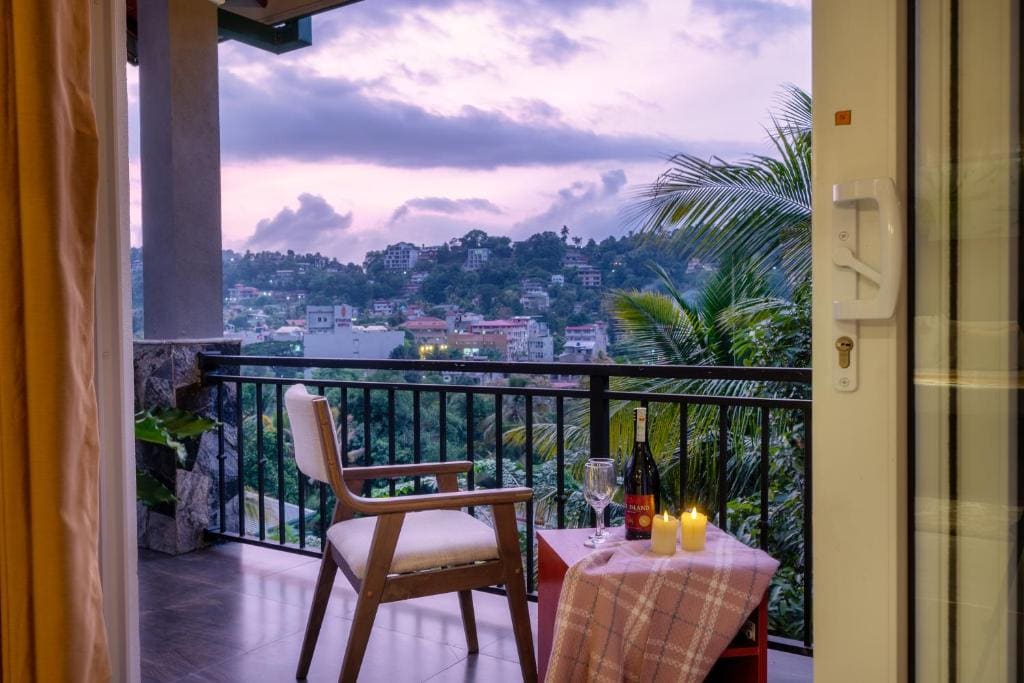 Deluxe Double Room with Balcony room - Image 3