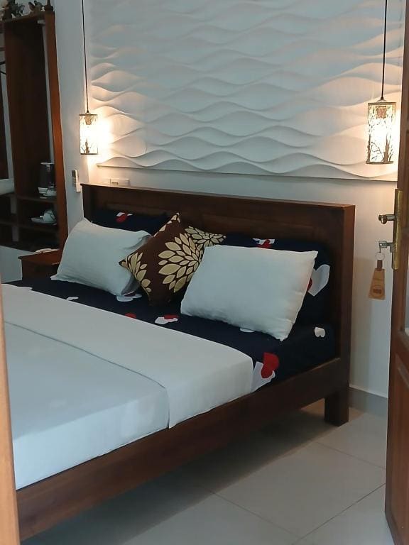 Deluxe Double Room with Balcony room - Image 1