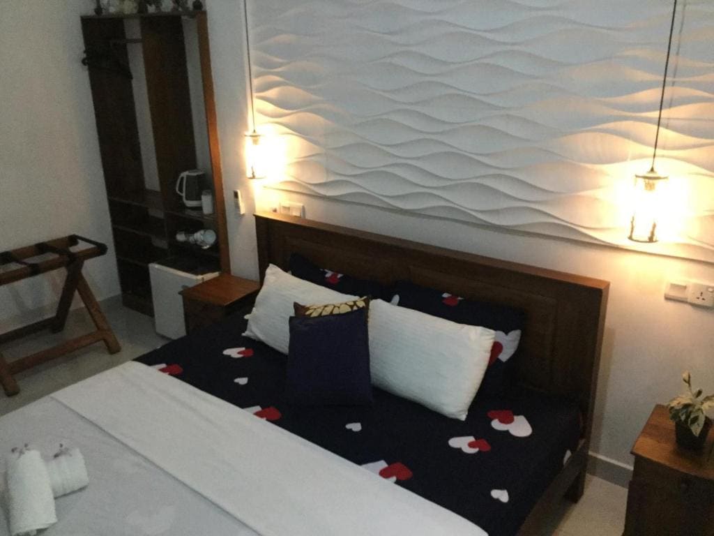 Deluxe Double Room with Balcony room - Image 2