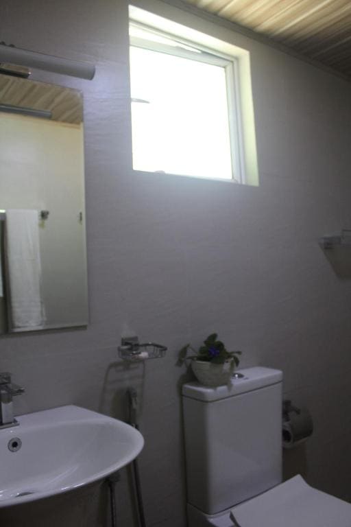 Deluxe Double Room with Balcony room - Image 3