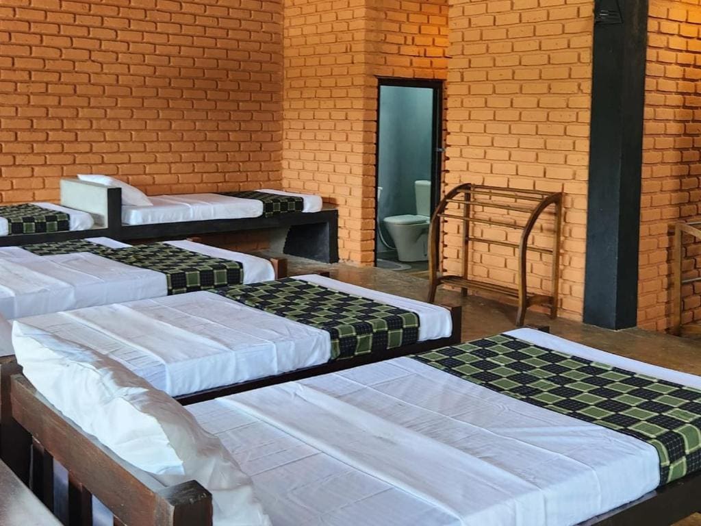 Single Bed in Dormitory Room room - Image 3