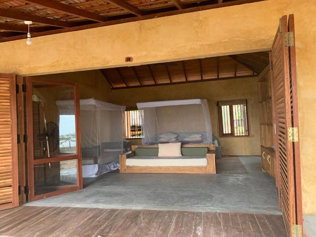 Deluxe Double Room with Lagoon View room - Image 3