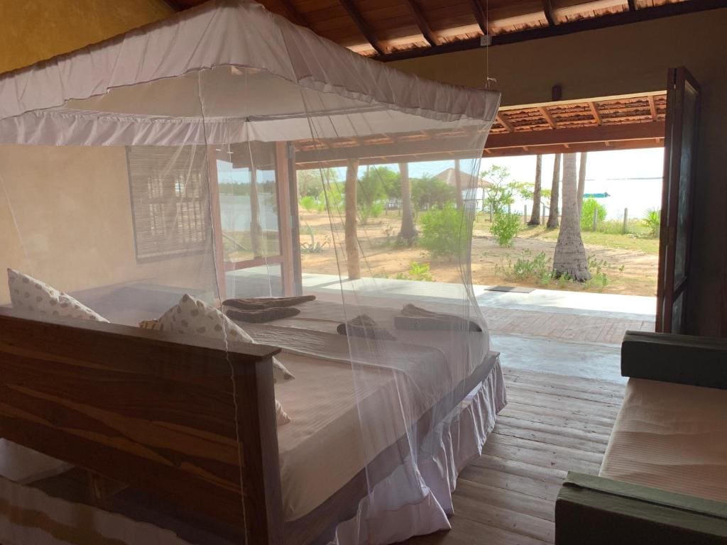 Deluxe Double Room with Lagoon View room - Image 2