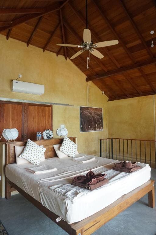 Executive Suite with Lagoon View room - Image 3