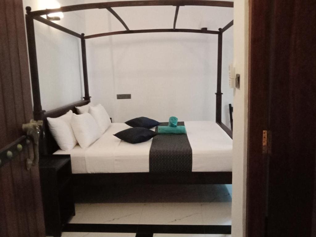 Deluxe Double Room with Balcony and Sea View room - Image 2