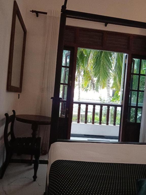 Deluxe Double Room with Balcony and Sea View room - Image 3