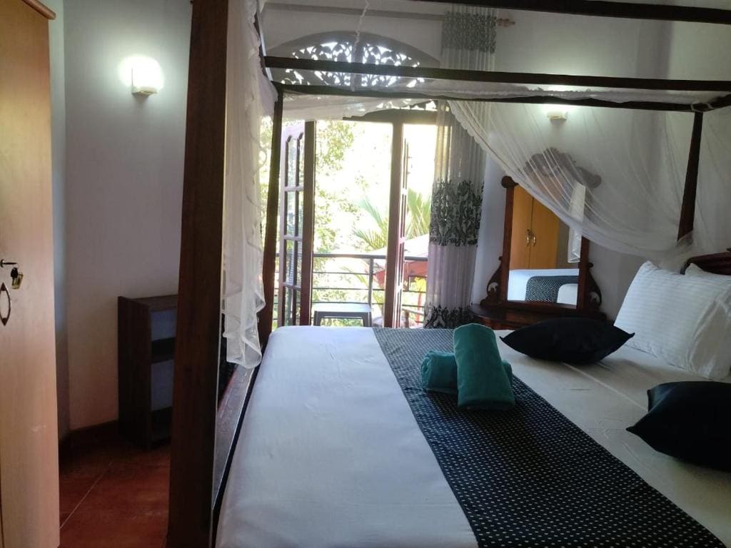 Double Room with Balcony room - Image 1