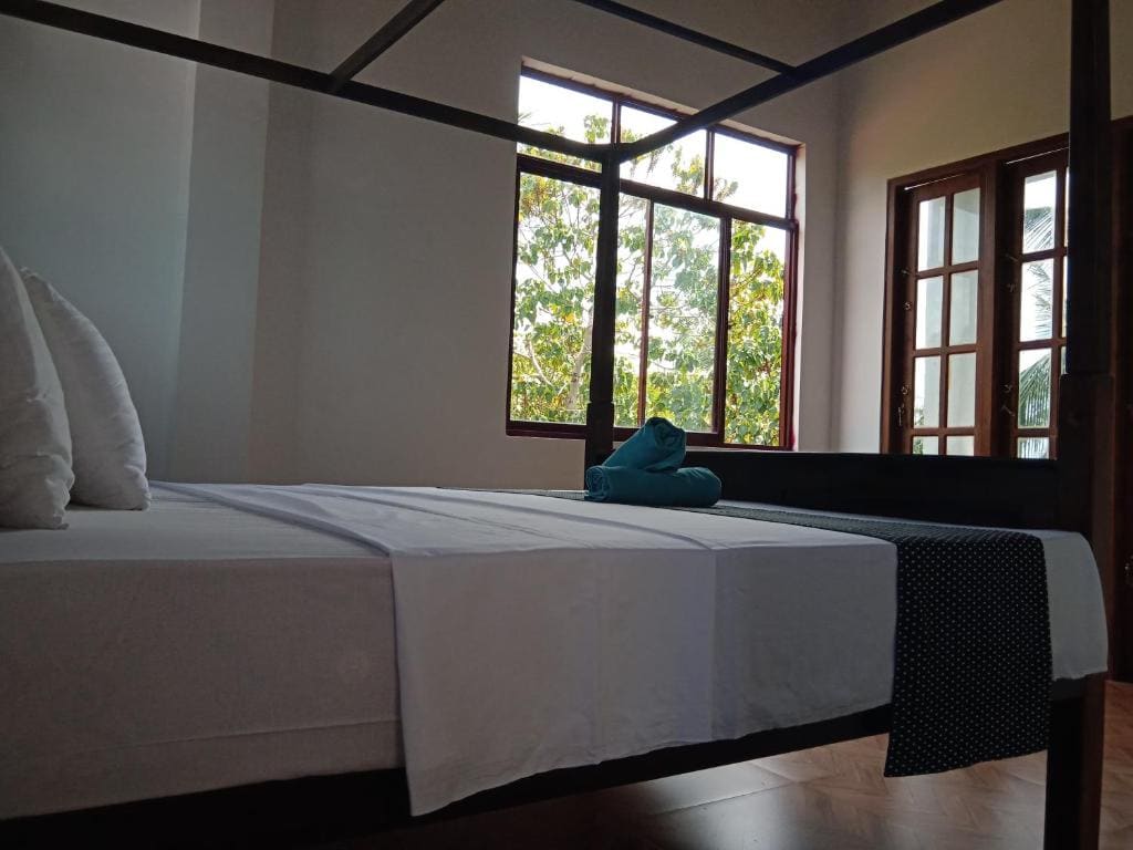Queen Room with Balcony room - Image 1