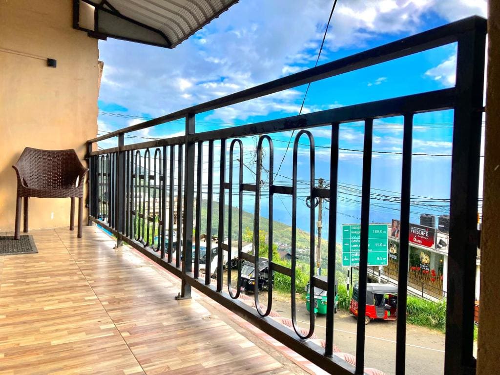 Deluxe Double or Twin Room with Lake View room - Image 2