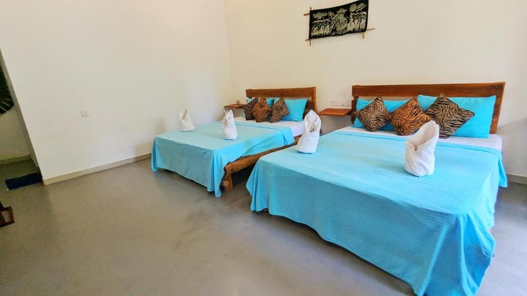 Classic Quadruple Room room - Image 1