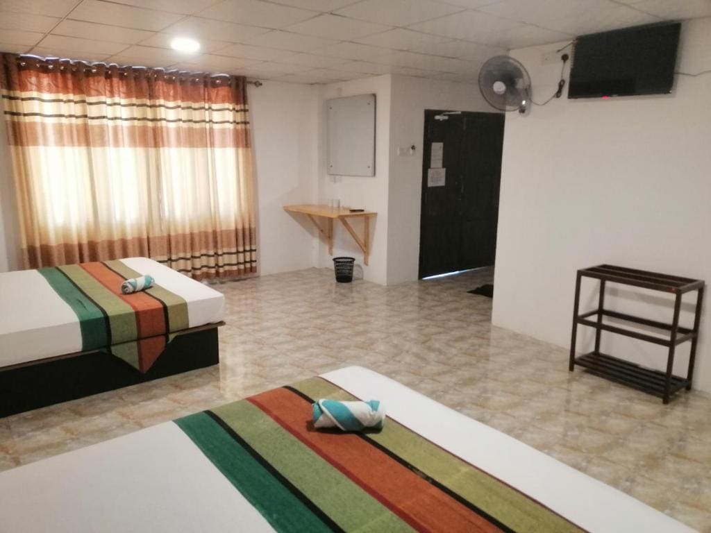 Family Room room - Image 3
