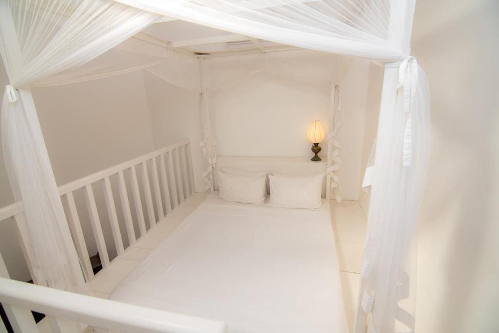 Standard Family Room room - Image 3