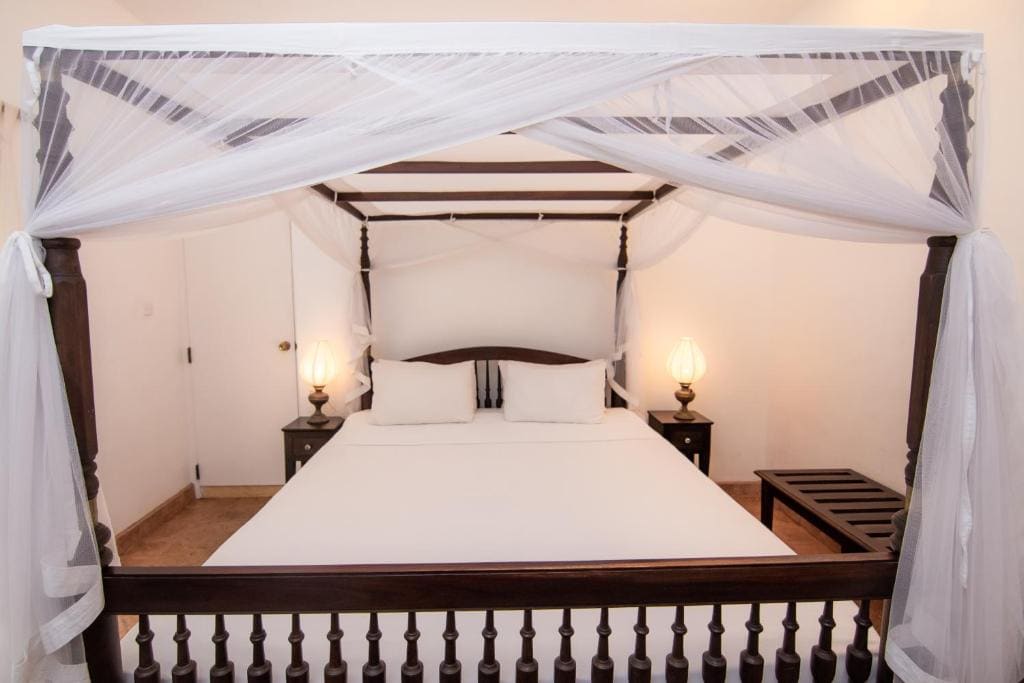 Superior Double Room with Courtyard room - Image 1