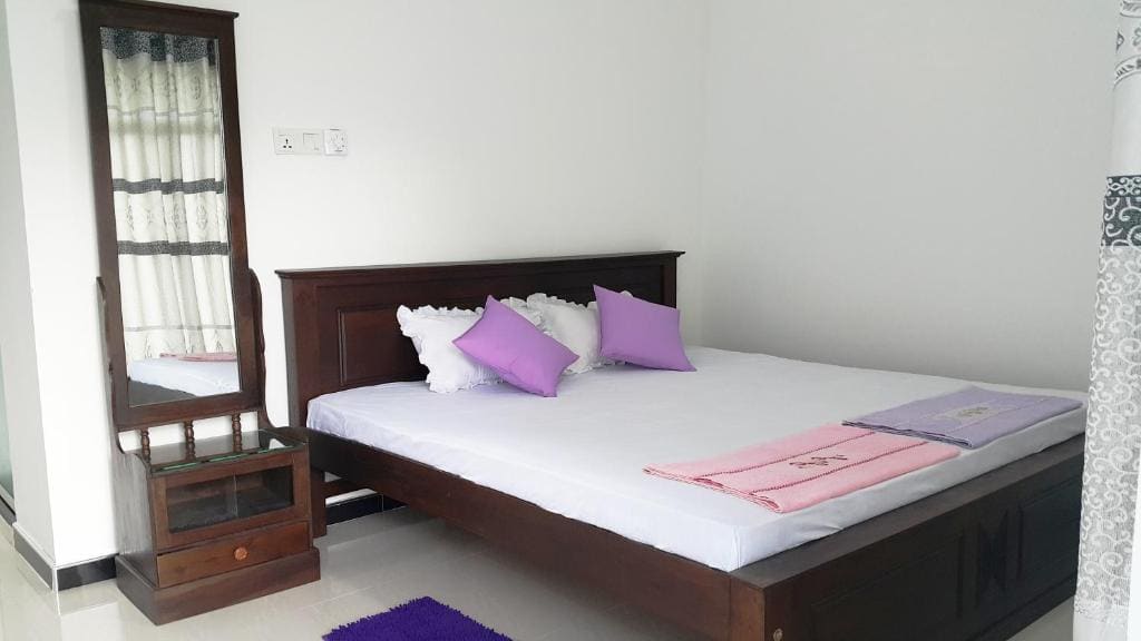 Deluxe Double Room with Balcony room - Image 2