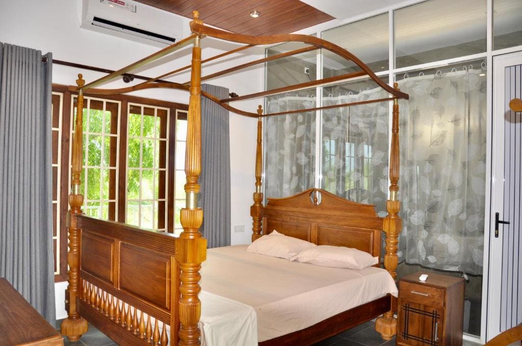 Deluxe King Room room - Image 3