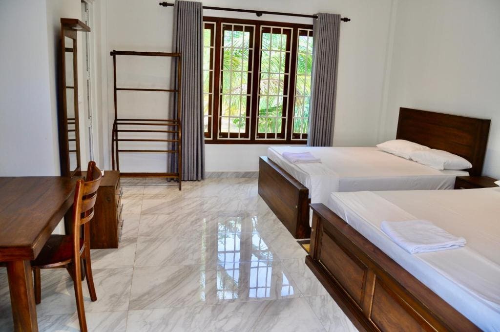 Family Room with Garden View room - Image 3