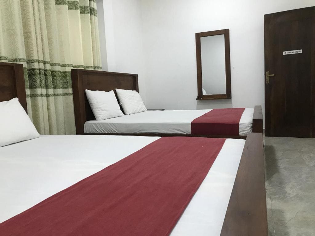 Budget Triple Room room - Image 1