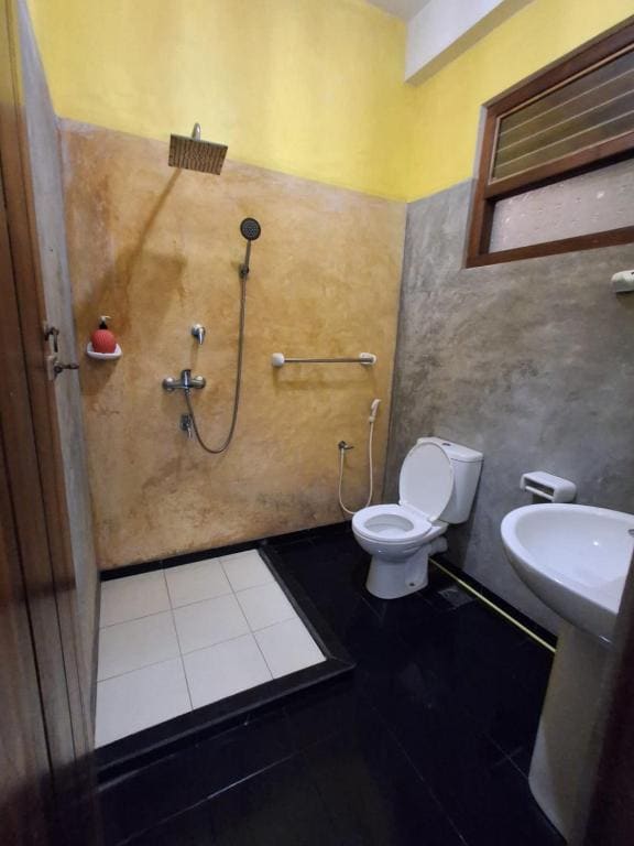 Budget Double Room room - Image 3