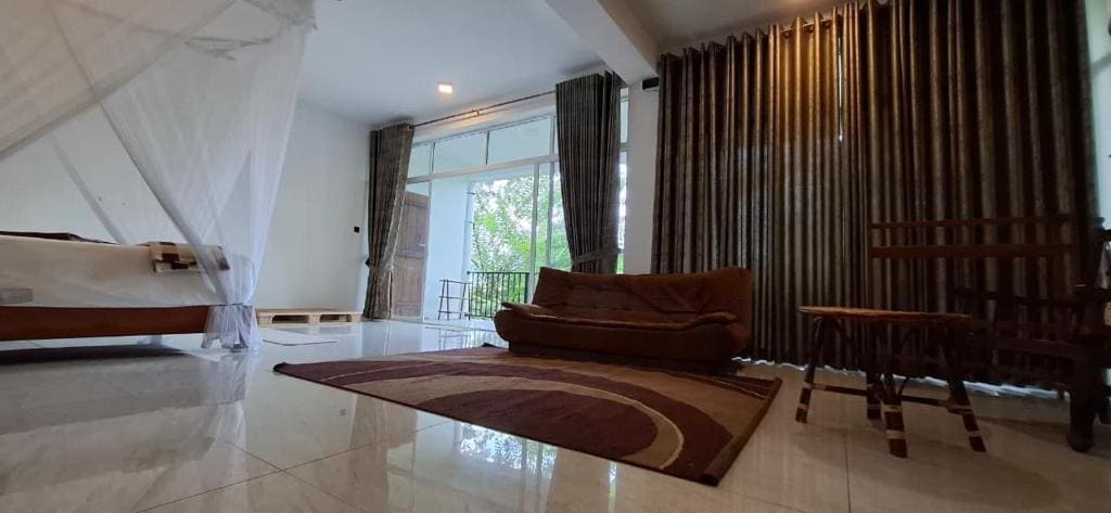 King Suite with Balcony room - Image 3