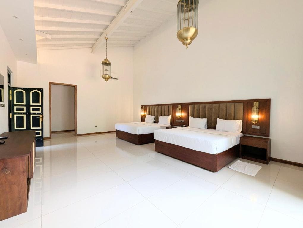 Presidential Suite (04 Pax) room - Image 2