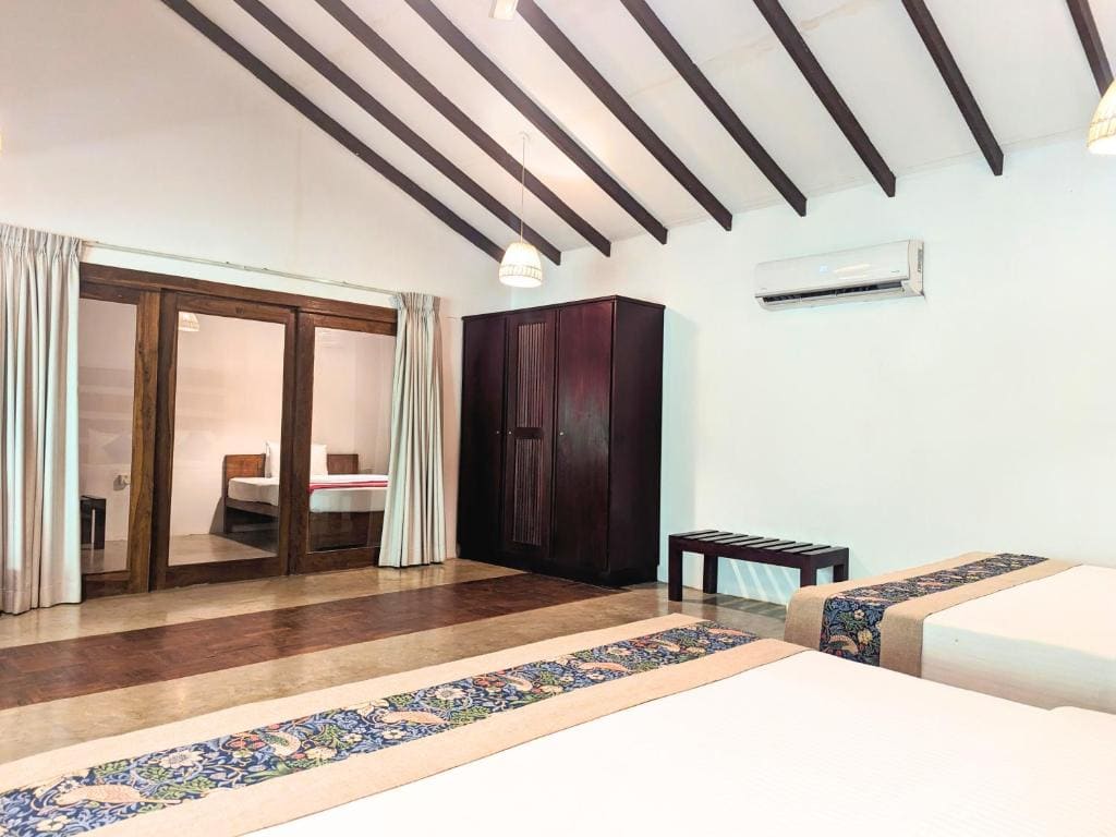Family Suite (06 Adults) room - Image 3