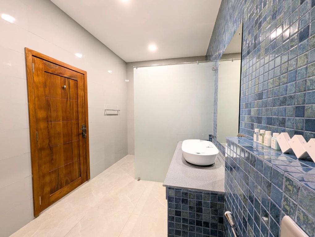 Presidential Suite (04 Pax) room - Image 3