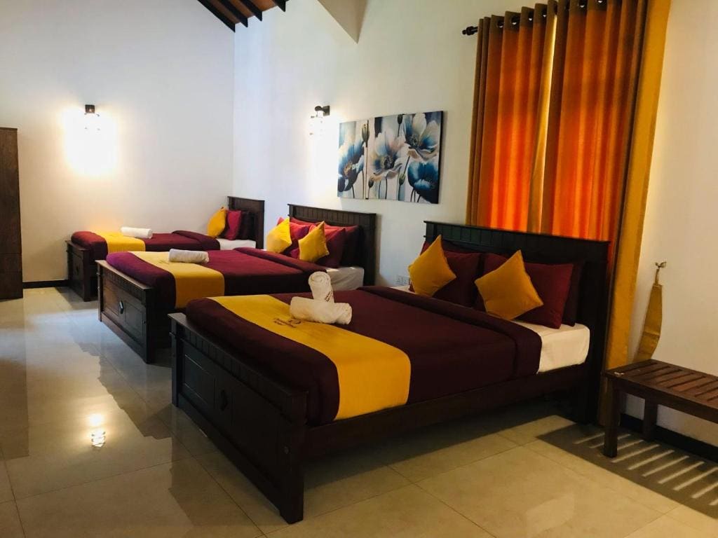 Double Room with Balcony room - Image 2