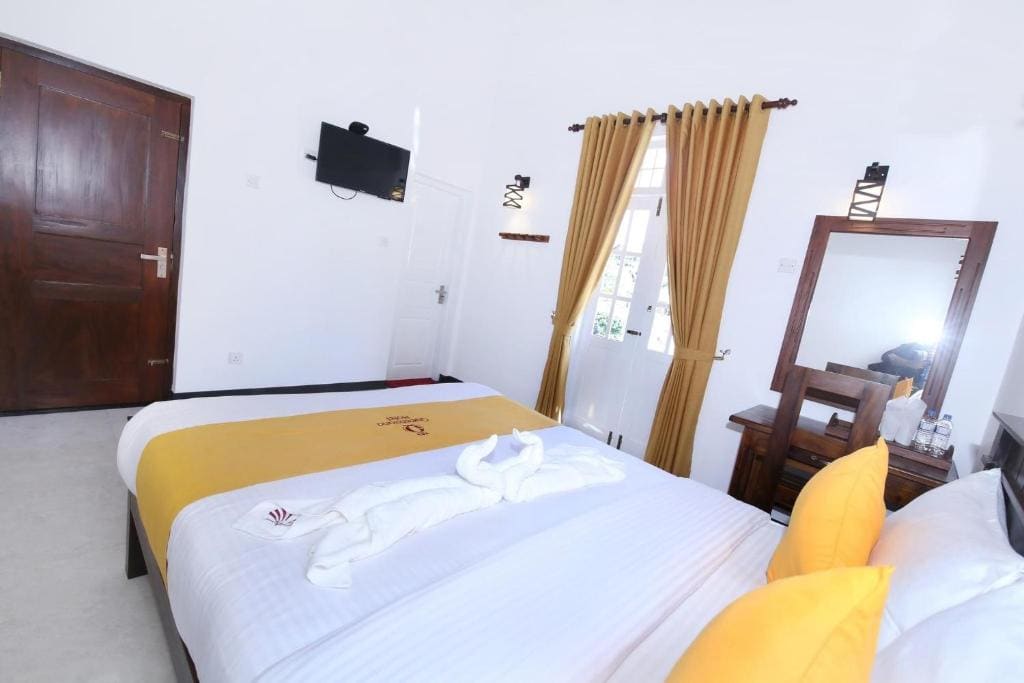 Double Room with Balcony room - Image 2