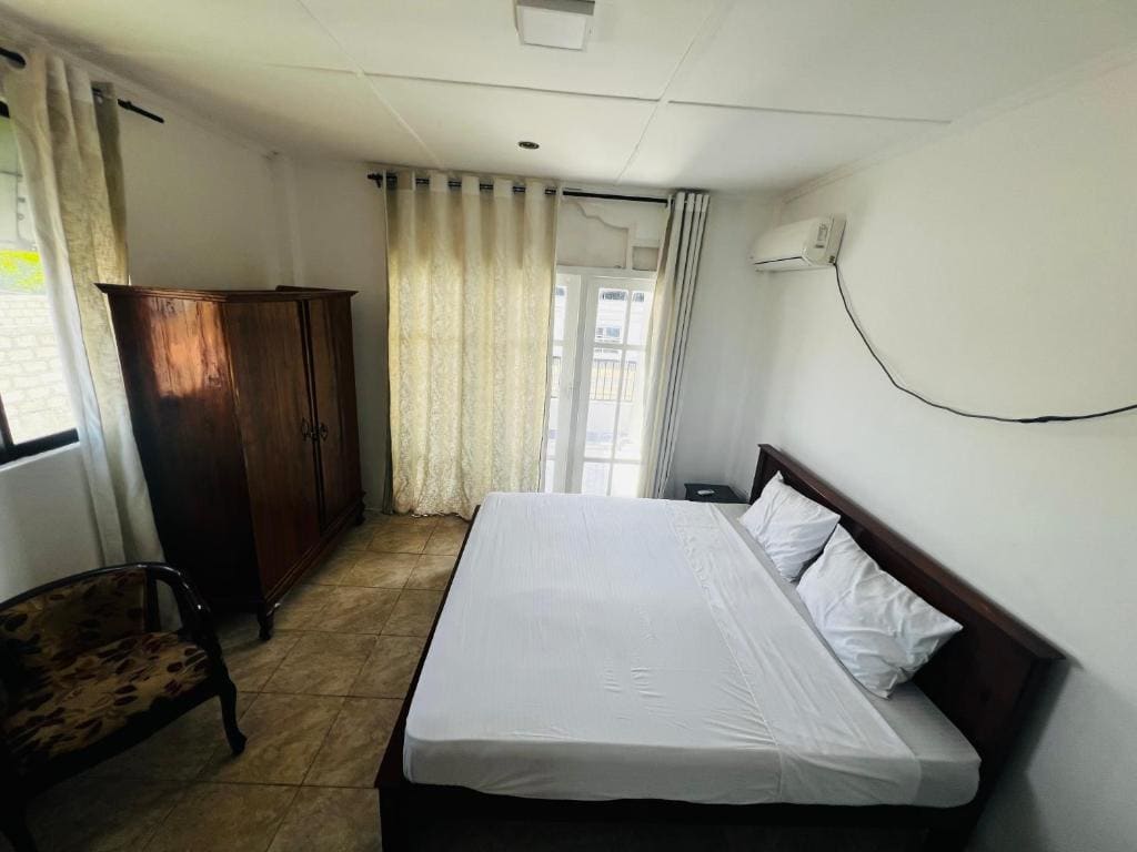 Double Room with Balcony room - Image 3