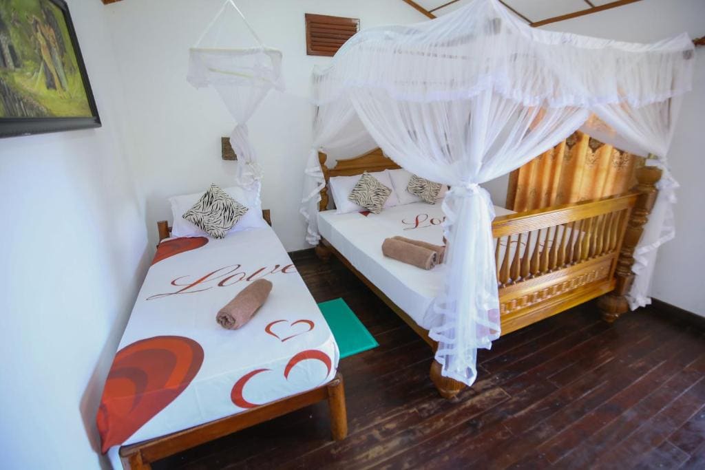 Standard Triple Room room - Image 2