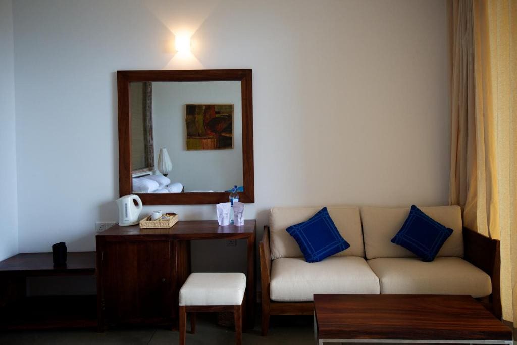 Junior Suite with Sea View room - Image 3