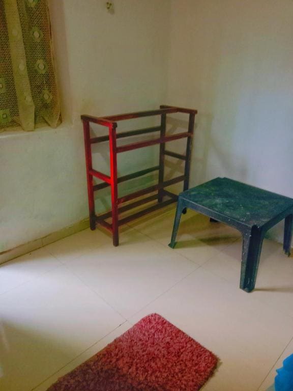 Single Room with Bathroom room - Image 1