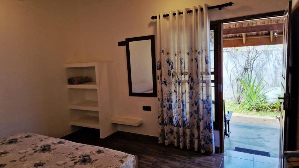 Standard Double Room room - Image 3