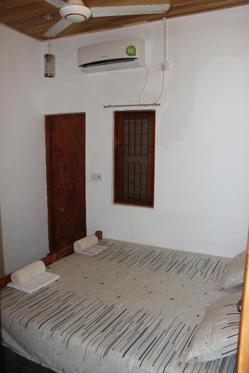 Standard Triple Room room - Image 1