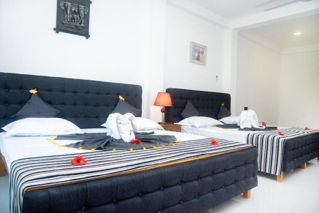 Deluxe Family Room room - Image 3