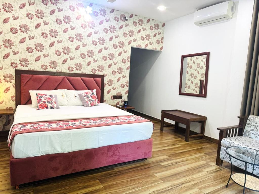 Deluxe Double or Twin Room room - Image 3