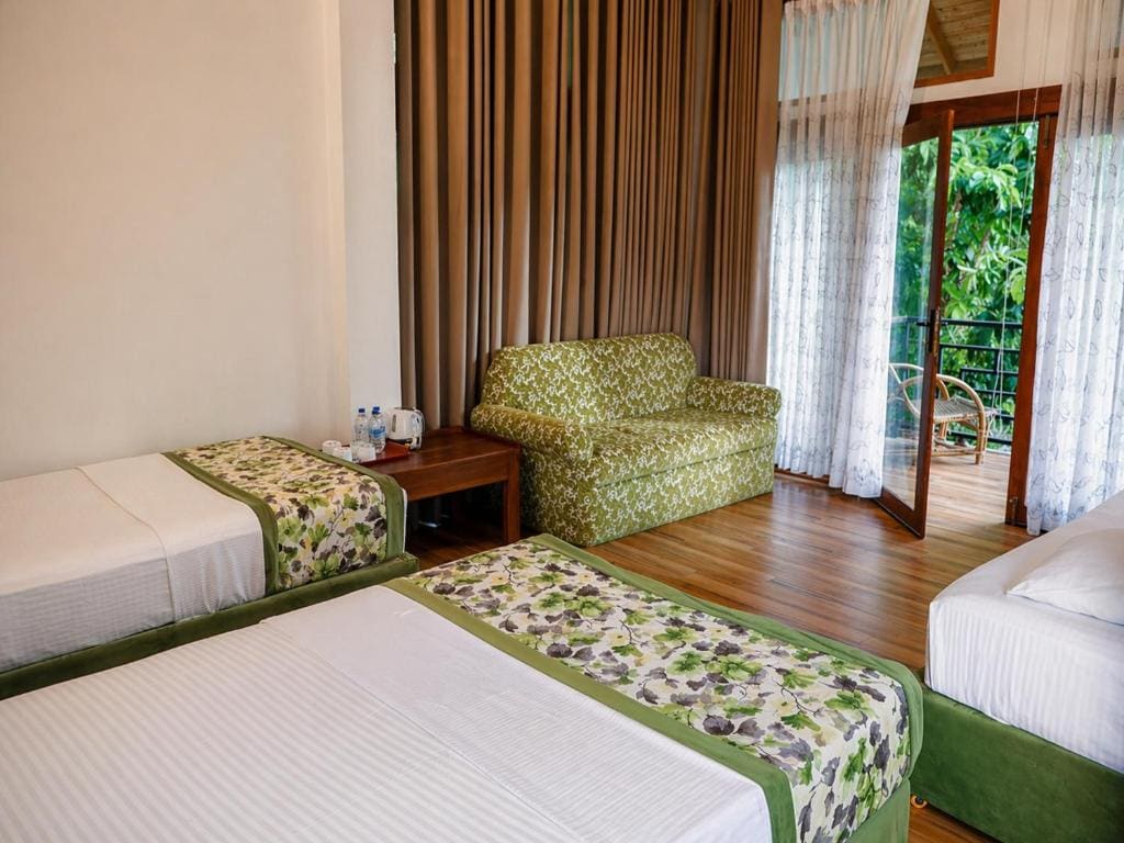 Deluxe Triple Room room - Image 2