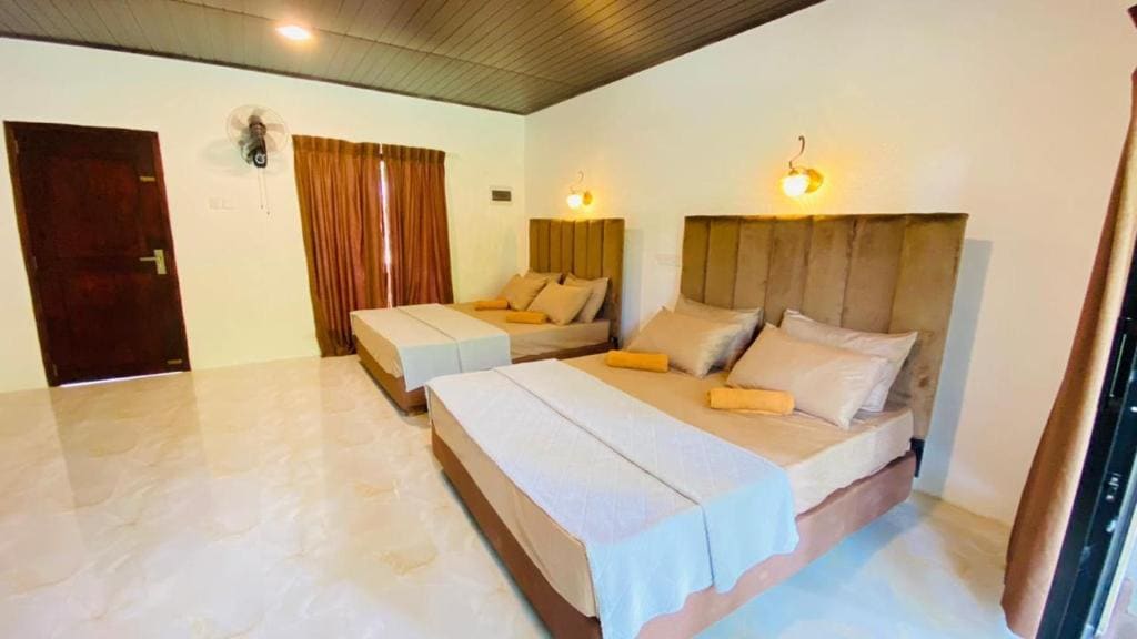 Deluxe Double Room with Balcony room - Image 1
