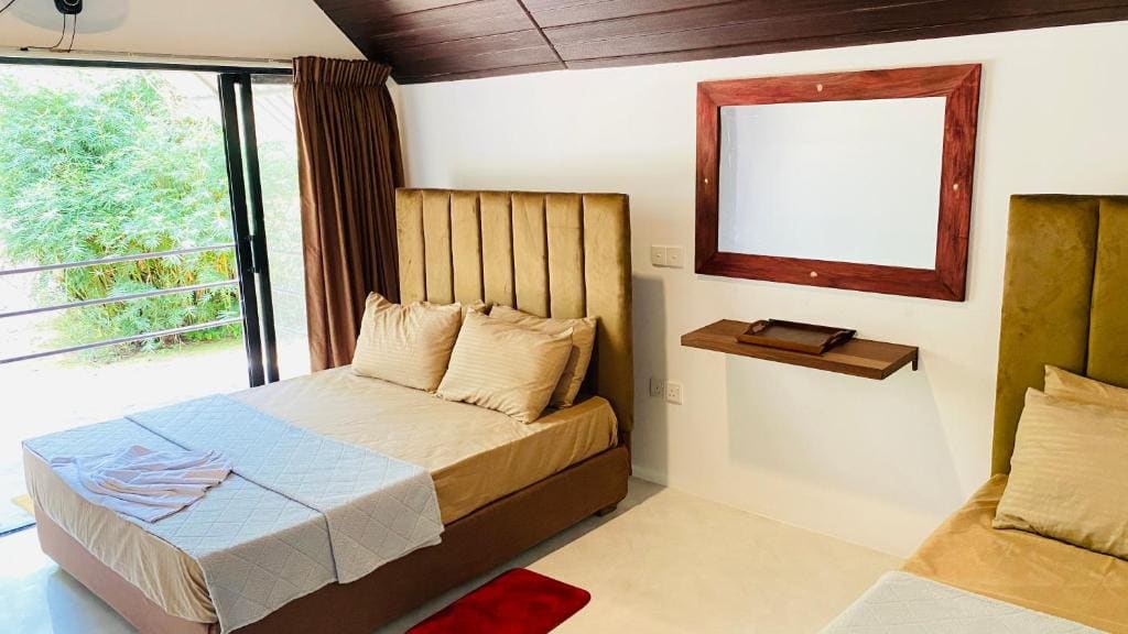 Deluxe Single Room with Balcony room - Image 1
