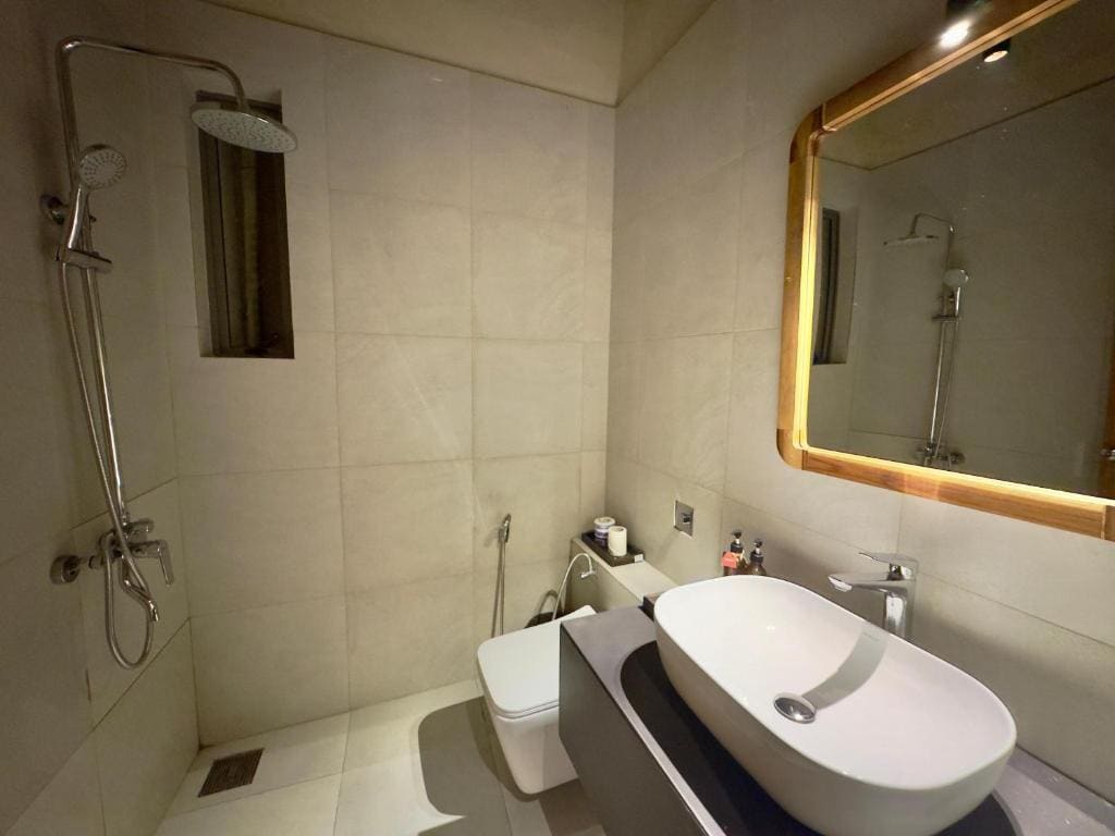 Deluxe Single Room (No View) room - Image 3