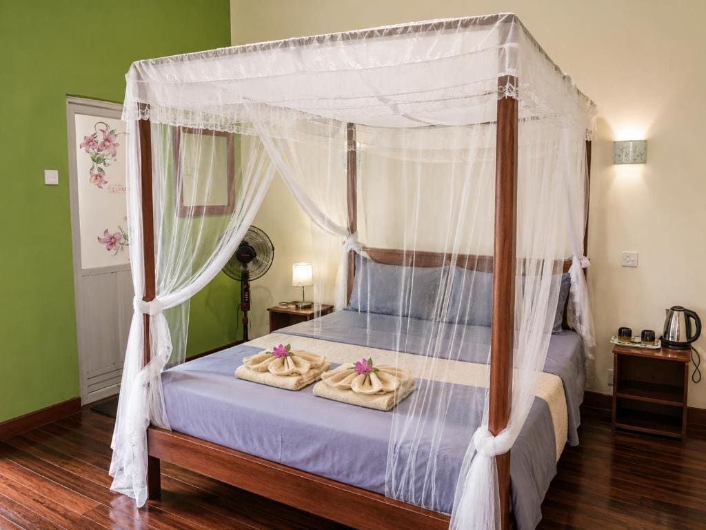 Double Room with Mountain View room - Image 1