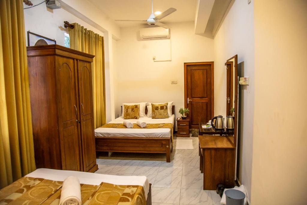 Deluxe Triple Room room - Image 2