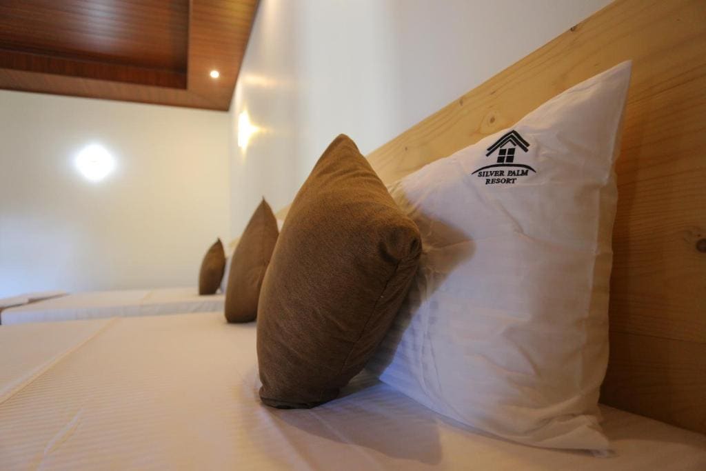 Deluxe Family Room room - Image 2