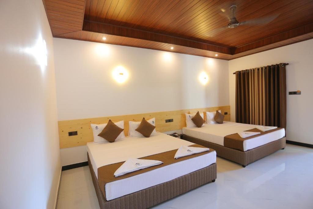 Deluxe Family Room room - Image 1