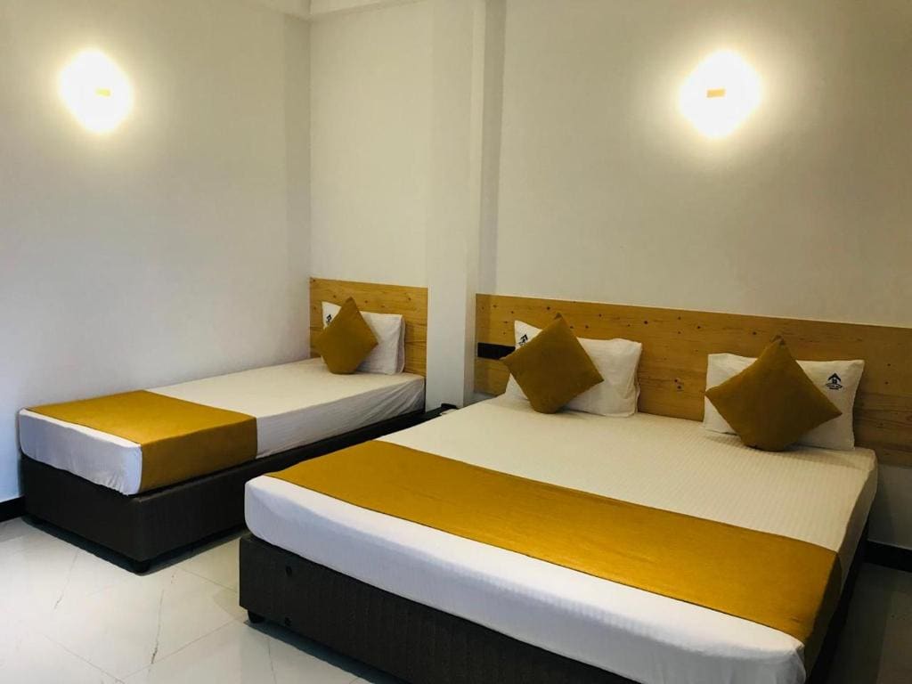 Deluxe Triple Room room - Image 1