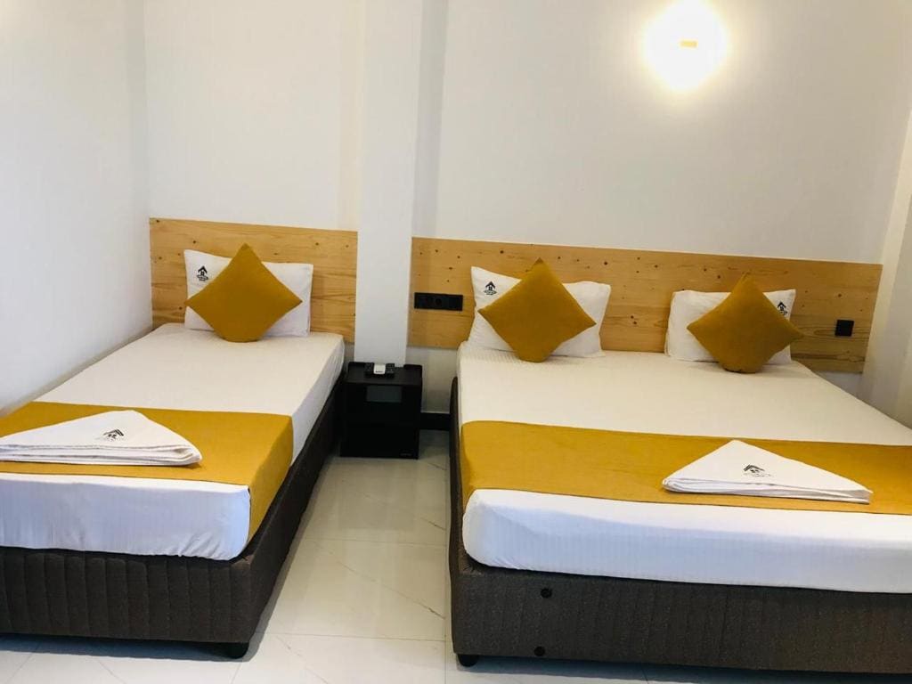 Deluxe Triple Room room - Image 2