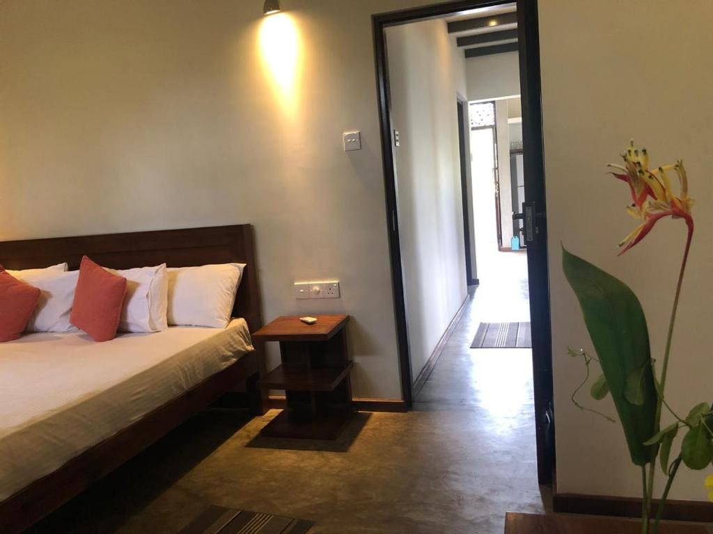 Deluxe Two-Bedroom Apartment with Garden View room - Image 3